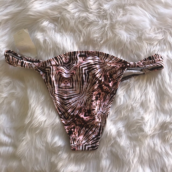 Volcom swimsuit bottoms - Picture 3 of 6